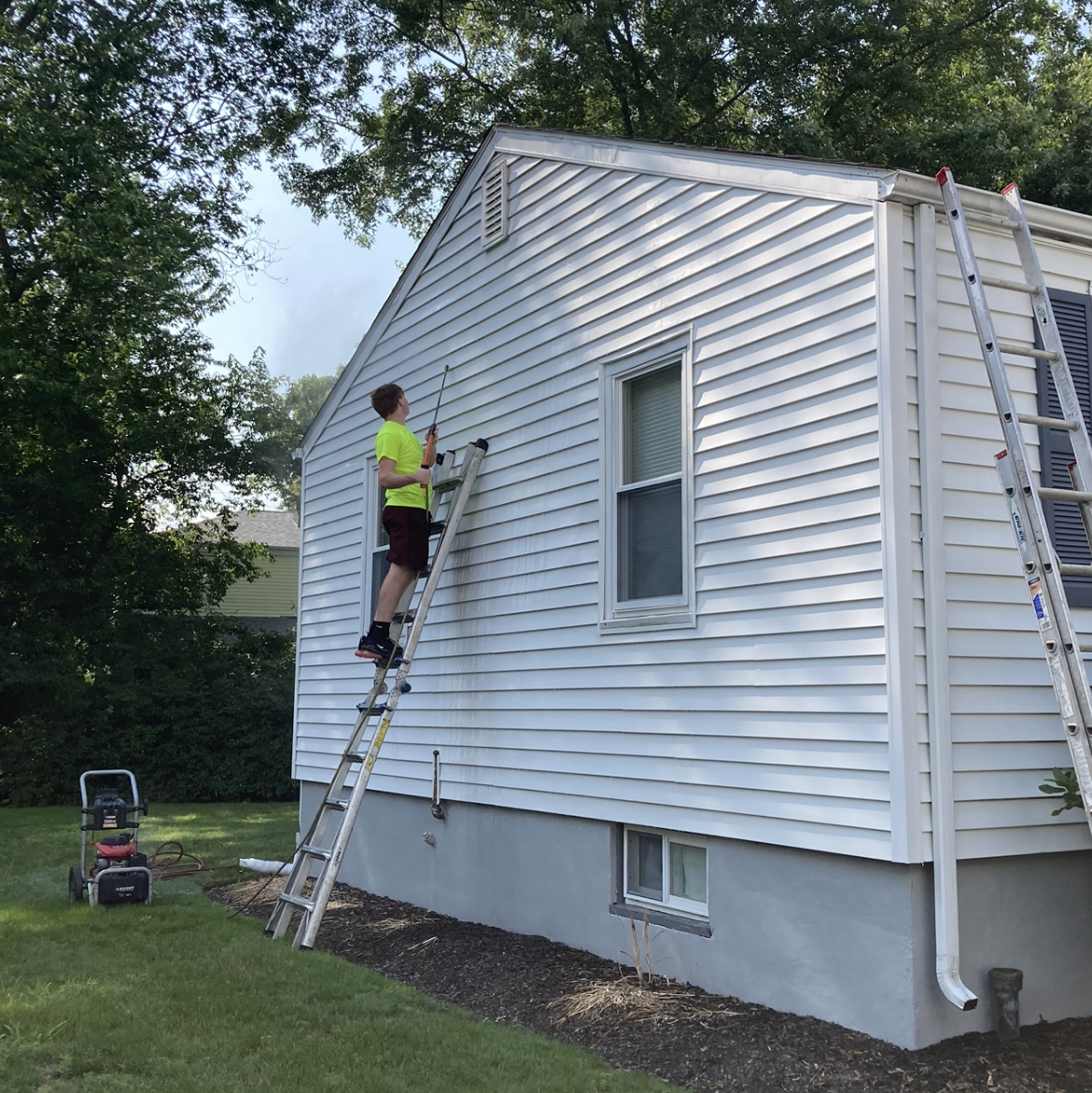 Pressure Washing: Revitalize your surfaces with our professional pressure washing services. We remove dirt, grime, and stains to restore the beauty of your home, driveway, or patio, leaving them looking fresh and like new.